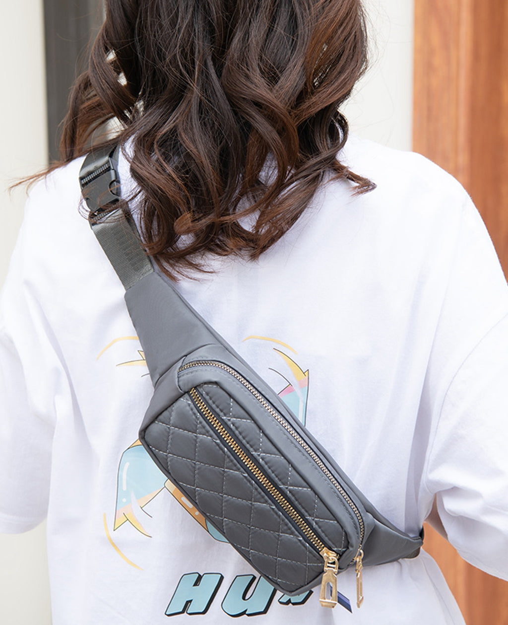 Lightweight quilted nylon crossbody fanny pack bag for daily running
