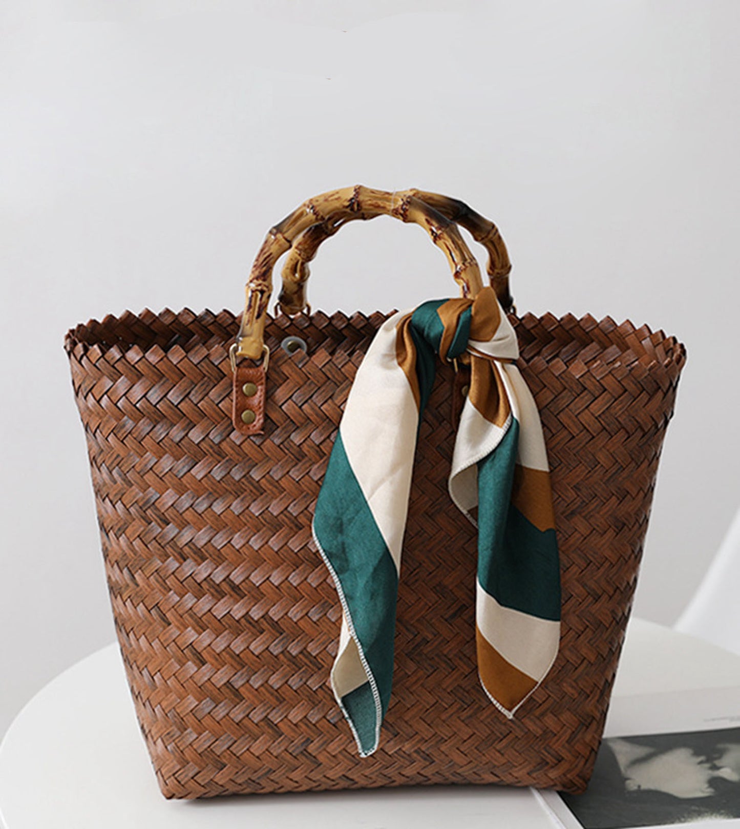 Brown straw handmade handbag HB2400014