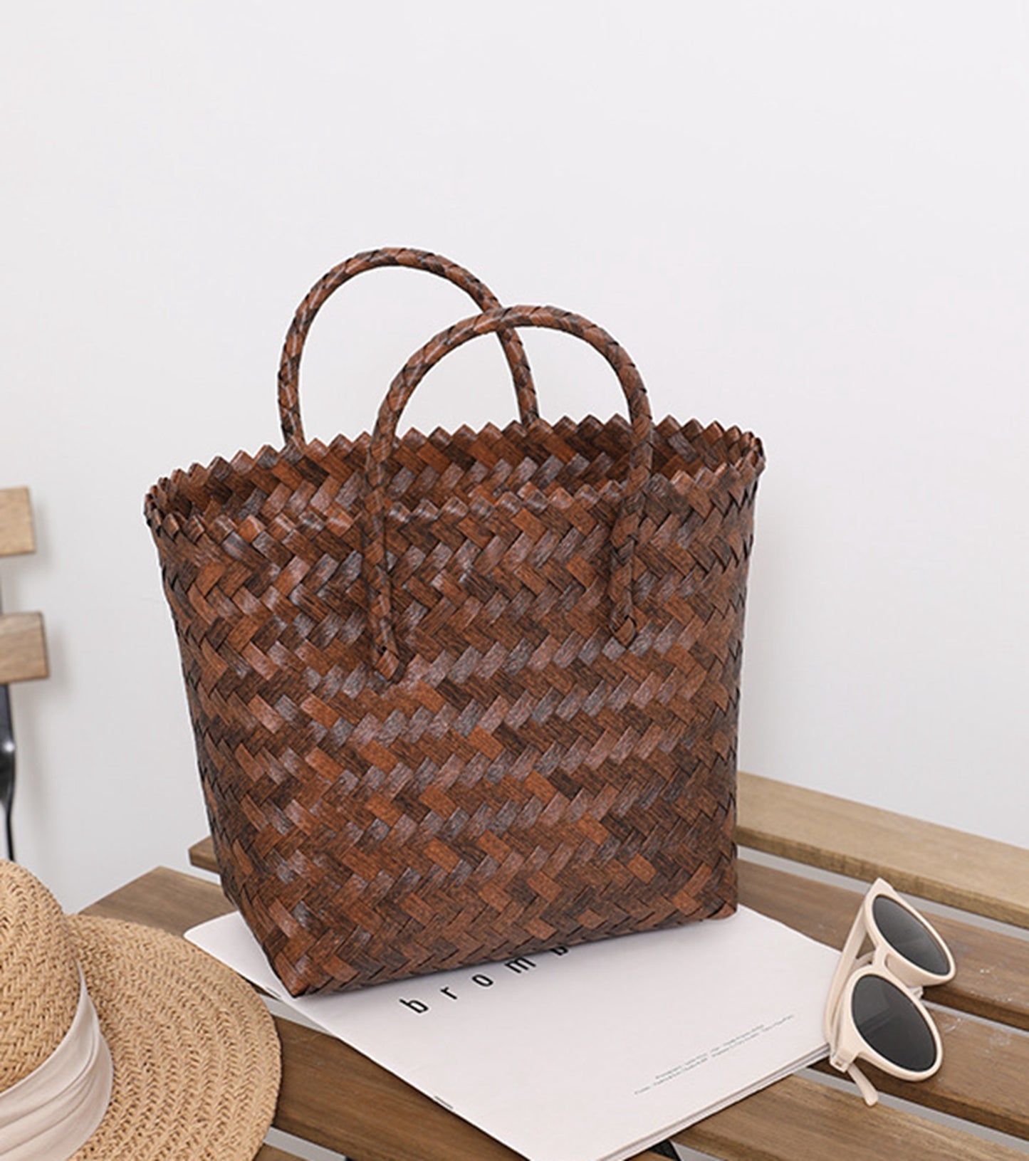 Brown straw handmade handbag HB2400014
