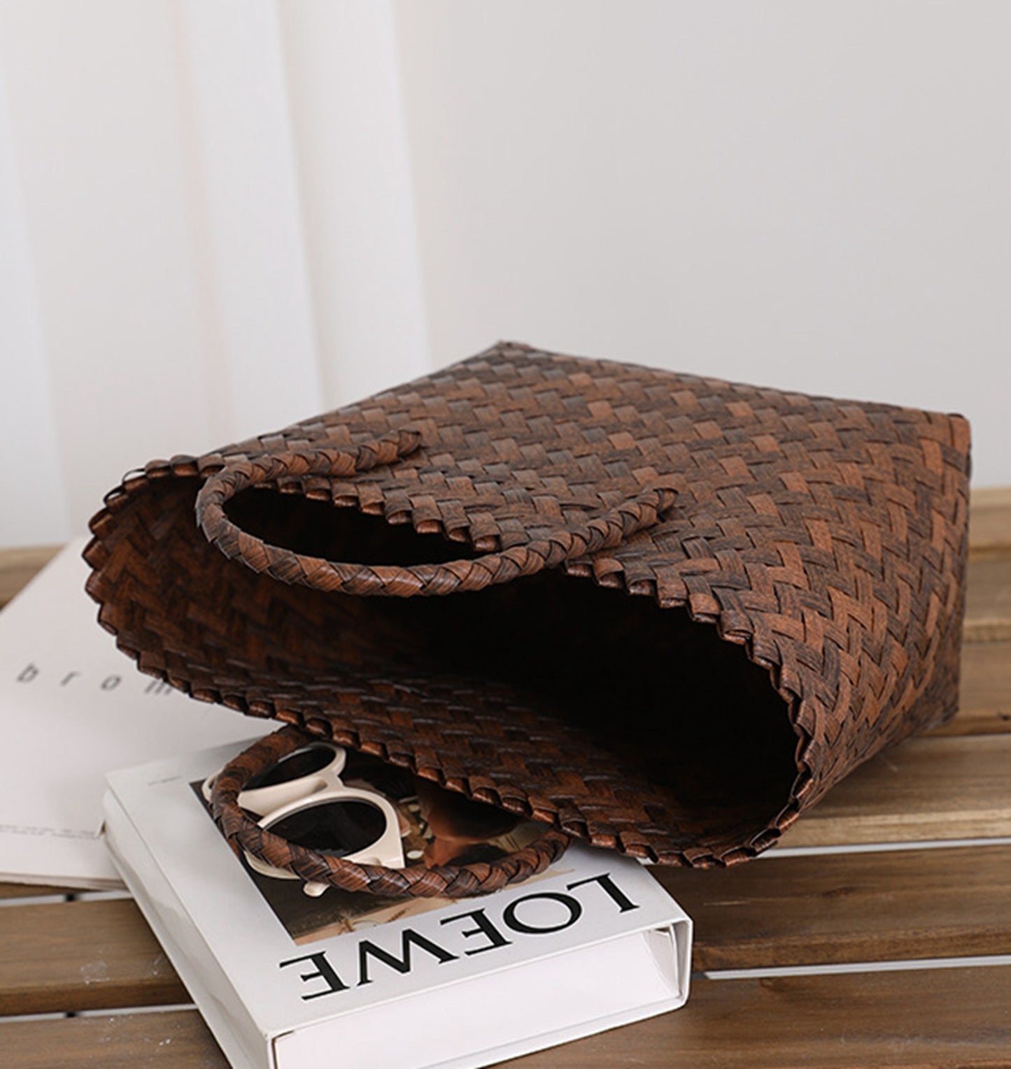 Brown straw handmade handbag HB2400014