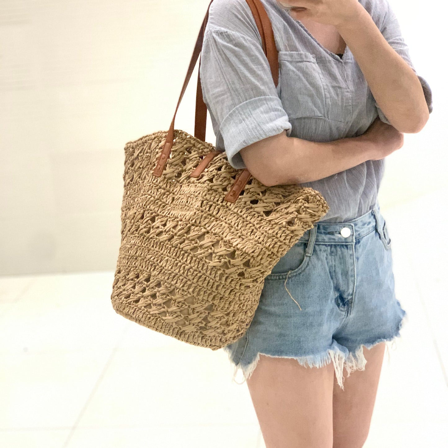 Natural color straw knitted summer beach tote handbag